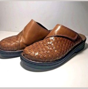 Clarks Brown Leather Womens Mules Sz 5 (S13)
